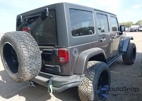 2018 Jeep Wrangler Jk Unlimited Freedom Edition 4X4 z USA, uszkodzony, nr VIN 1C4BJWDG2JL869831